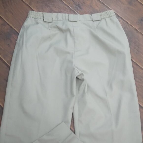 Tilley Endurables | Khaki Elastic Waist Cotton Blend Pants | Size 16 - Picture 5 of 10